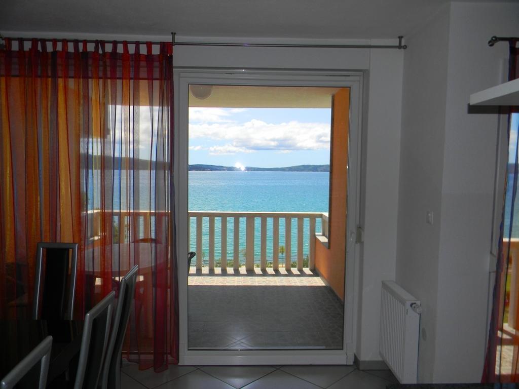 Apartment Luxury Cream Kastela Room photo