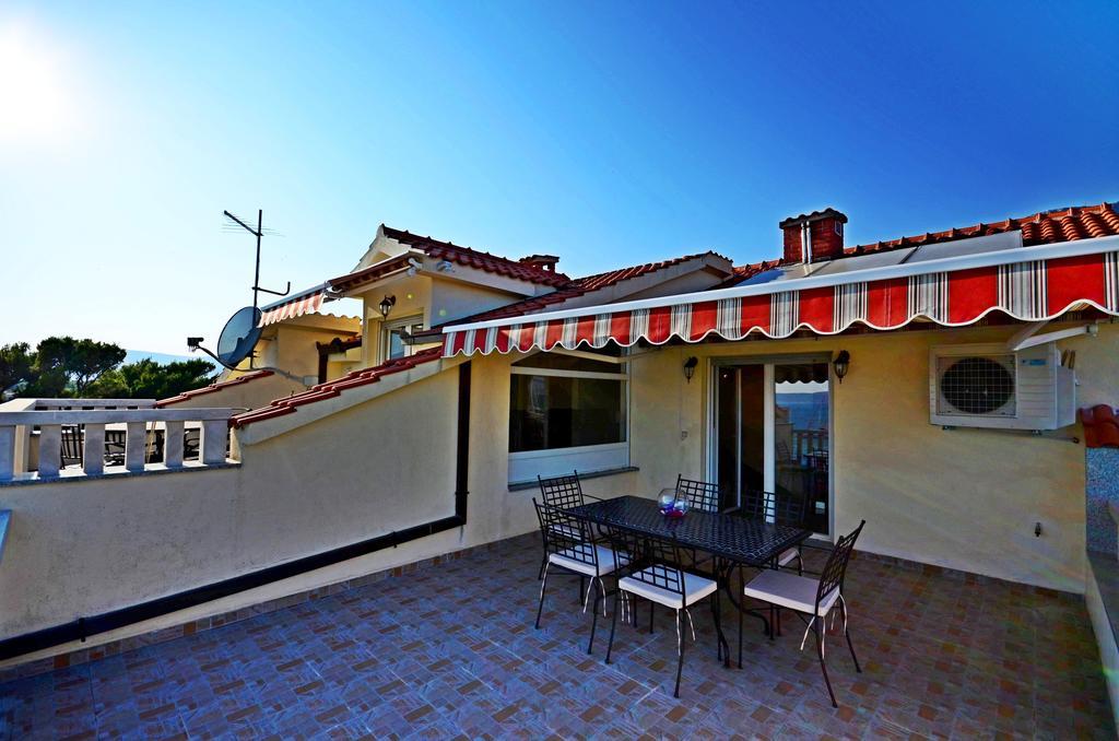 Apartment Luxury Cream Kastela Room photo